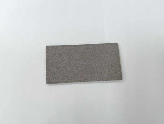 Αποτυπωμένη σε ανάγλυφο η Microfiber PU λογότυπων ετικέτα δέρματος ράβει στον ιματισμό προσαρμόζει το σχέδιο