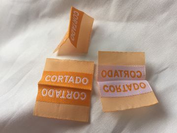 Υφαμένη ετικέτα προσοχής πλυσίματος ενδυμάτων ετικετών οδηγίας κορδελλών πλύσης τυπωμένων υλών ετικετών