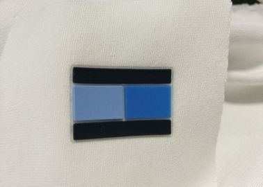 Κλασικές 0.8mm ετικέτες ιματισμού μεταλλινών λαστιχένιες, ετικέτες μεταφοράς θερμότητας συνήθειας για τα ενδύματα