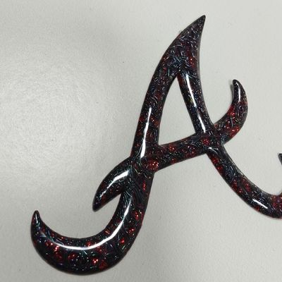 Προσαρμοσμένο υψηλής συχνότητας 3D TPU Embossed Logo Κόκκινο μεταλλικό σήμα μεταφοράς θερμότητας για τσάντα