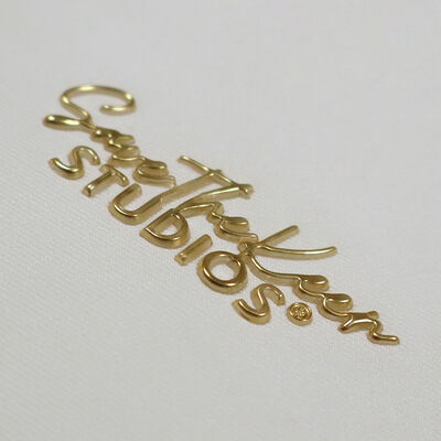 Προσαρμοσμένο χρυσό TPU λογότυπο μεταφοράς θερμότητας 3D Ετικέτα μεταφοράς με ανάγλυφο για ρούχα