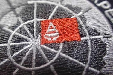 Washable μαύρα μπαλώματα ιματισμού συνήθειας πολυεστέρα/κεντημένα κόλλα μπαλώματα