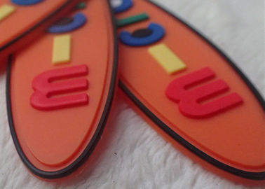 Μη - τοξικά ωοειδή δημιουργικά λαστιχένια μπαλώματα λογότυπων για τα ενδύματα/τις τσάντες παιδιών