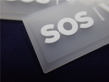 Τα Washable μπαλώματα λογότυπων συνήθειας λαστιχένια, ράβουν - στο διακριτικό σιλικόνης για το καπέλο