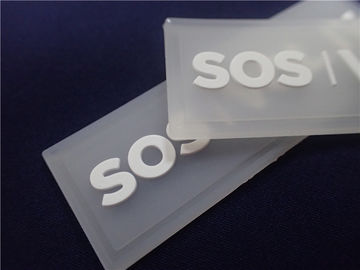 Τα Washable μπαλώματα λογότυπων συνήθειας λαστιχένια, ράβουν - στο διακριτικό σιλικόνης για το καπέλο