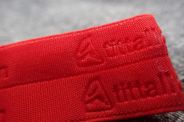 Κόκκινη αποτυπωμένη σε ανάγλυφο υφαμένη Sportswear ζώνη