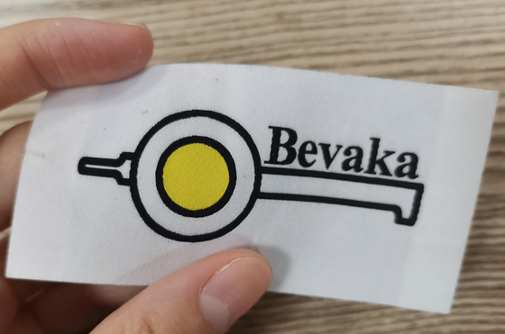 Selvage ετικετών ενδυμάτων μπλουζών Washable υφαμένη τακτοποίηση για το ένδυμα